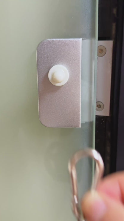 4-in-1 Magnetic Selfie Stick • ★★★★★